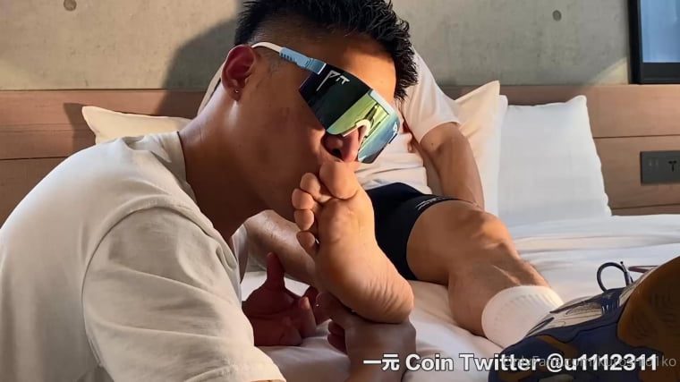 One Yuan Coin Smelly Foot Sports Student——Wanke Video