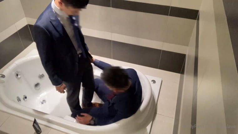 Fresh social animal - having sex with colleagues in the bathtub - Wanke video