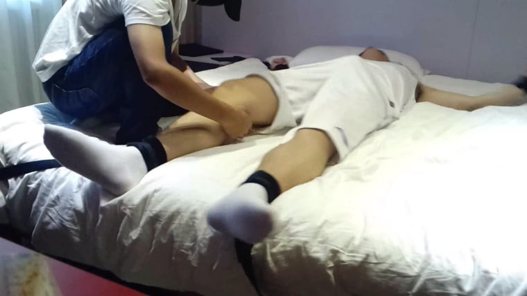Sportsman with smelly feet in white stockings is tied up and tickled - Wanke Video